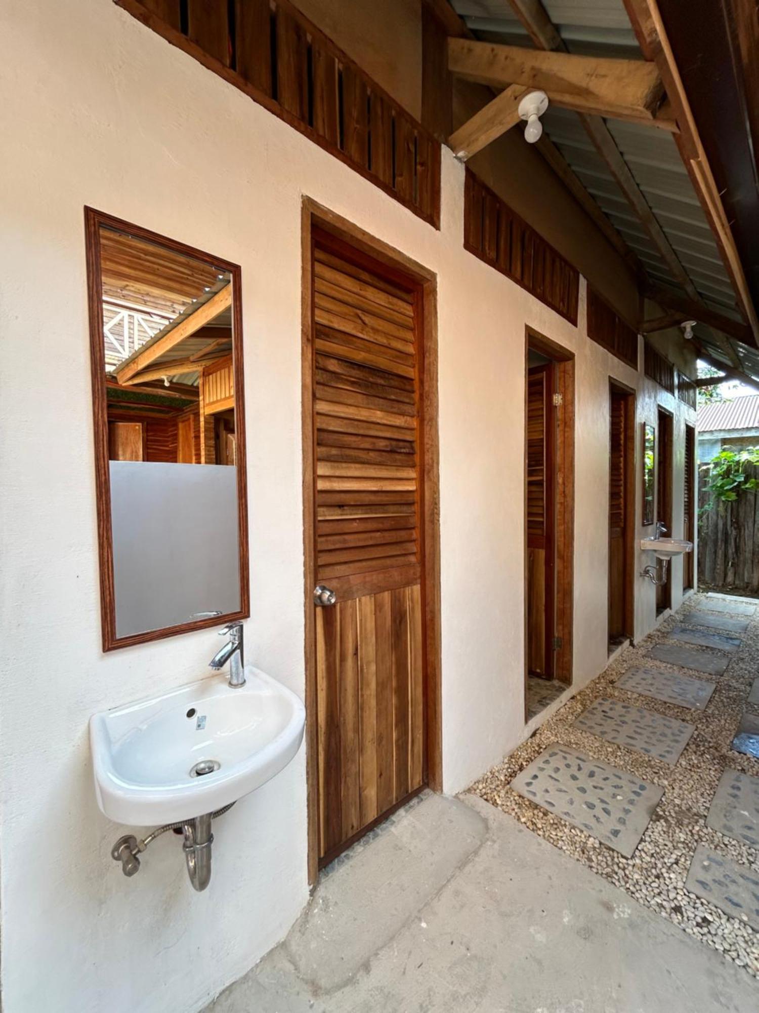 Islanders Hostel Port Barton San Vicente  Zewnętrze zdjęcie